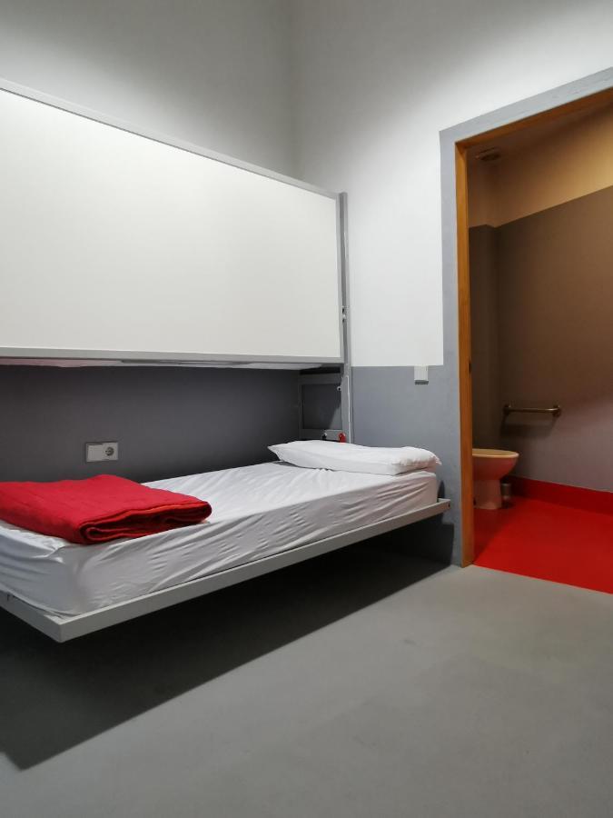 Hostel Traveller Box