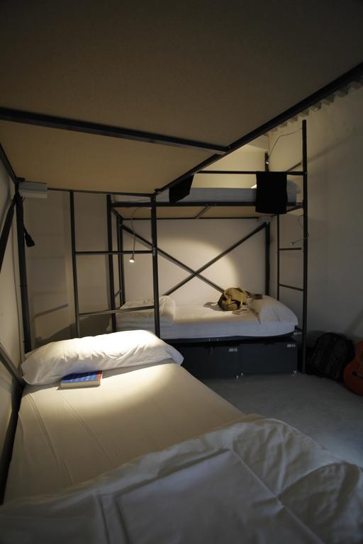 Hostel Traveller Box